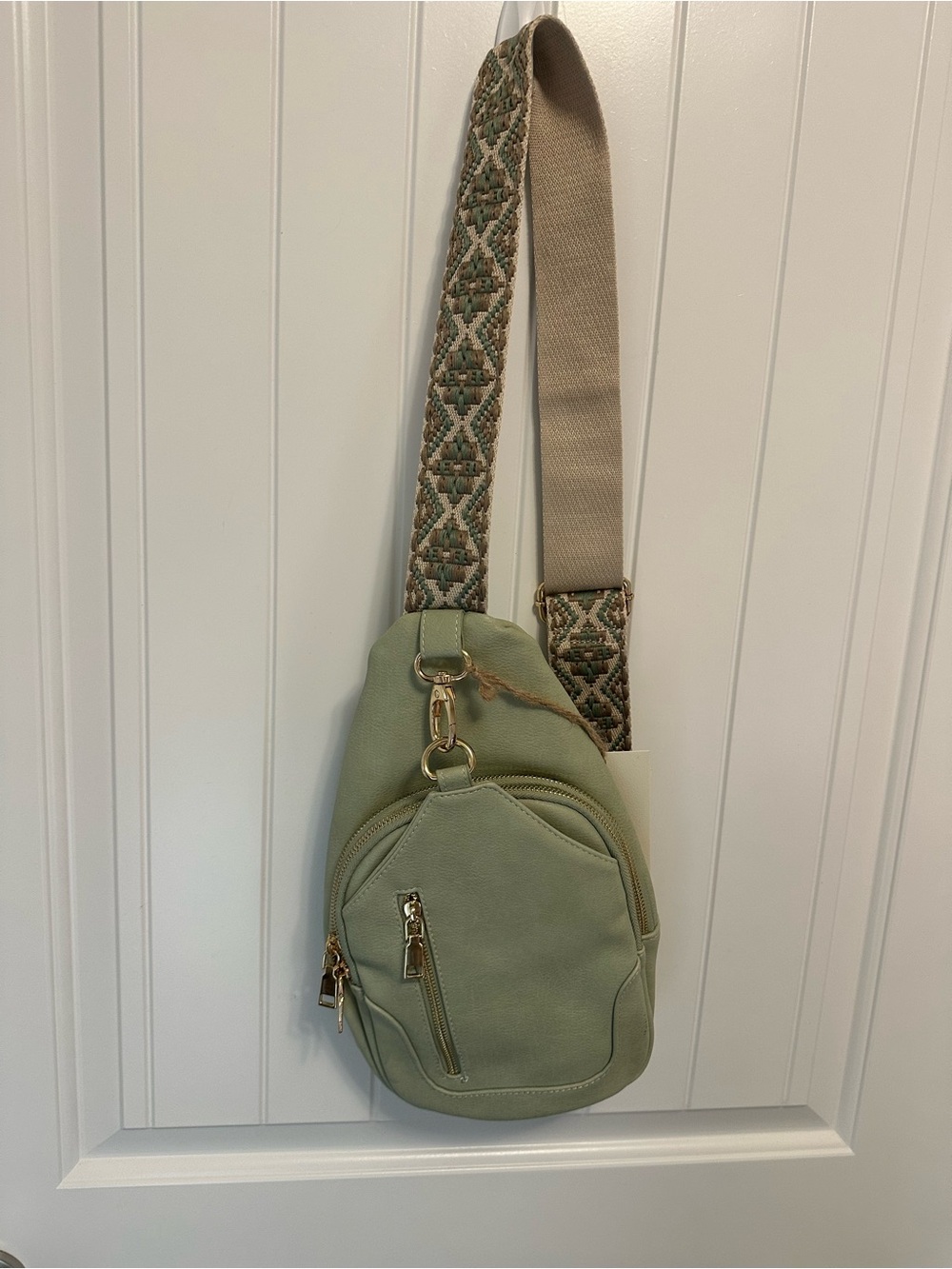 Antik Kraft Sage Green Crossbody Sling with Patterned Guitar Strap - Picture 2 of 9